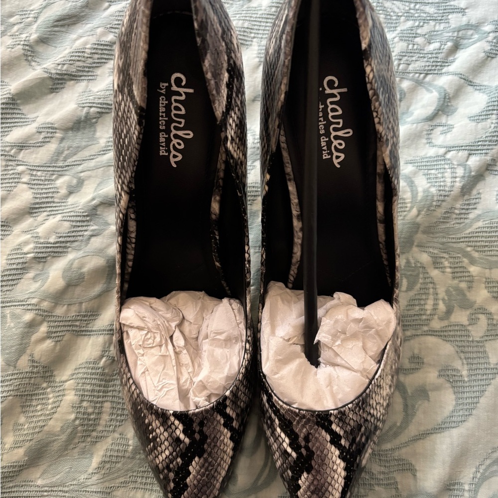 Charles By Charles David Black and Gray Heels NWOB